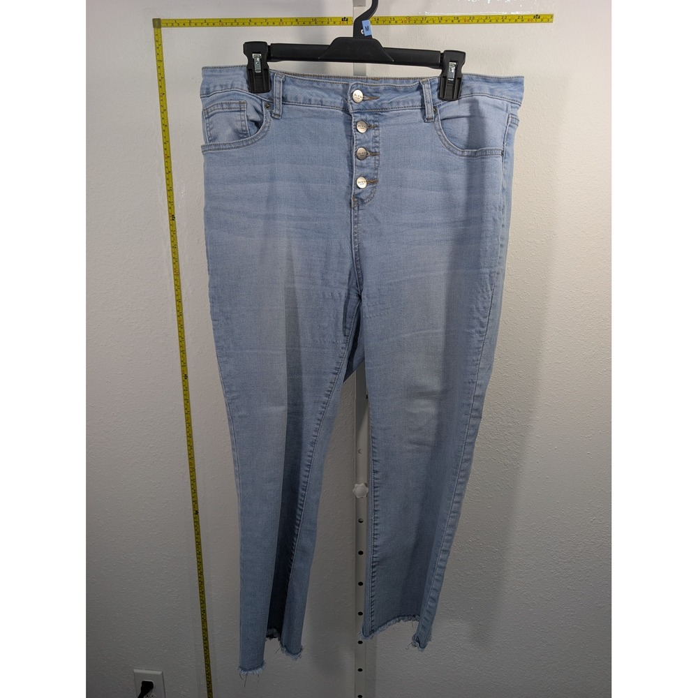 BLEU Light Wash Button Fly Skinny Jeans Frayed Hem Womens Size 16 BWW1558